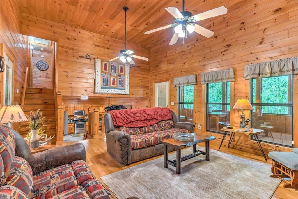 Dogwood Lodge - Dog Friendly W Hot Tub & Fire Pit Morganton Exterior photo