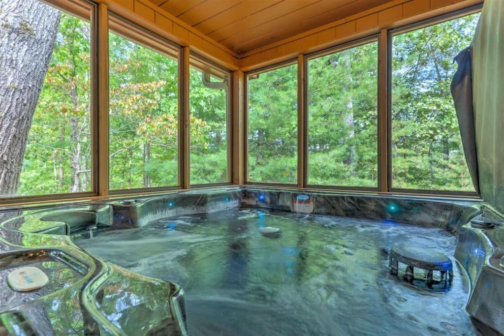 Dogwood Lodge - Dog Friendly W Hot Tub & Fire Pit Morganton Exterior photo