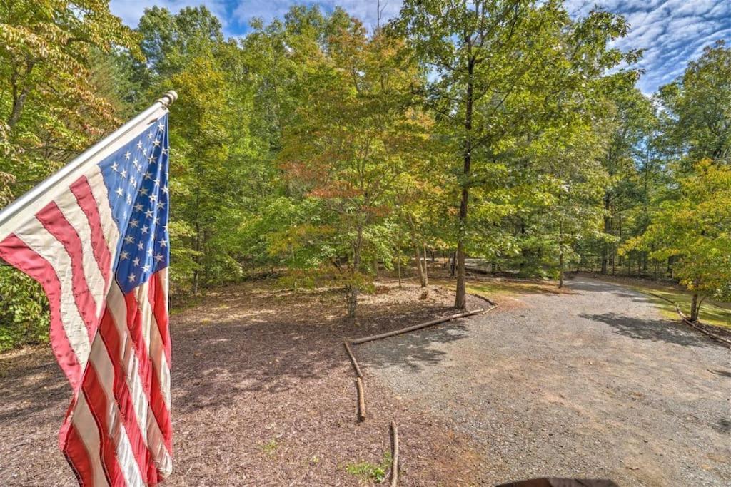 Dogwood Lodge - Dog Friendly W Hot Tub & Fire Pit Morganton Exterior photo