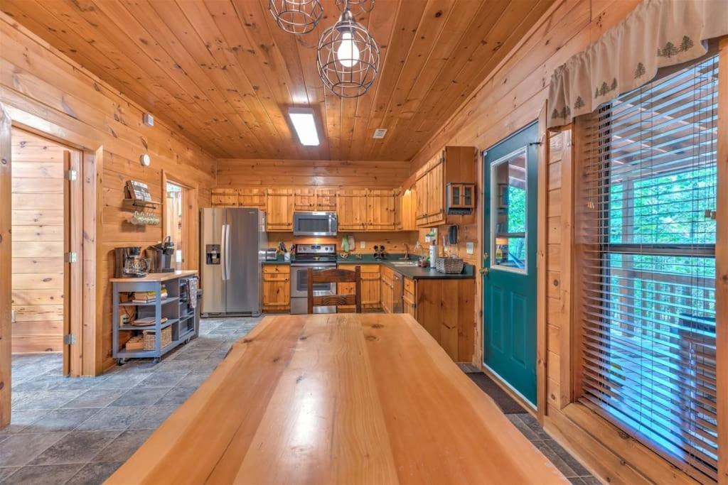 Dogwood Lodge - Dog Friendly W Hot Tub & Fire Pit Morganton Exterior photo