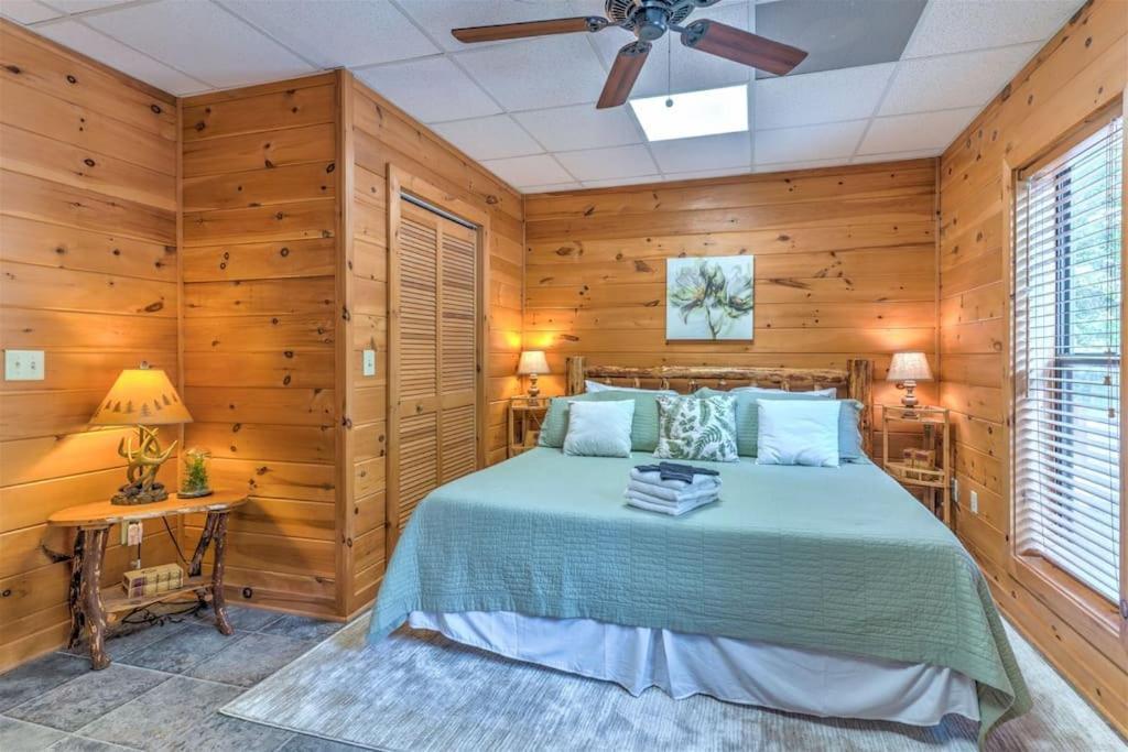Dogwood Lodge - Dog Friendly W Hot Tub & Fire Pit Morganton Exterior photo