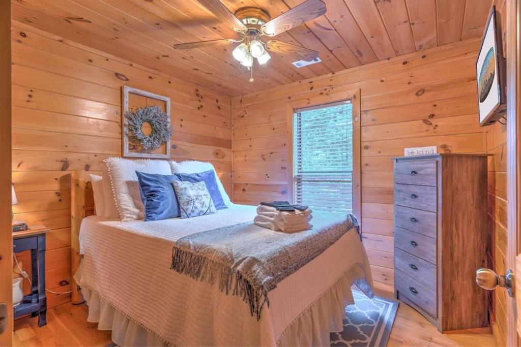 Dogwood Lodge - Dog Friendly W Hot Tub & Fire Pit Morganton Exterior photo