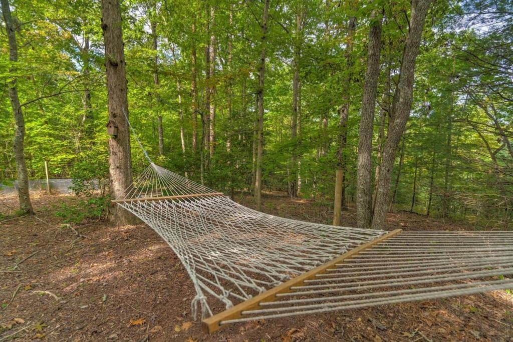 Dogwood Lodge - Dog Friendly W Hot Tub & Fire Pit Morganton Exterior photo