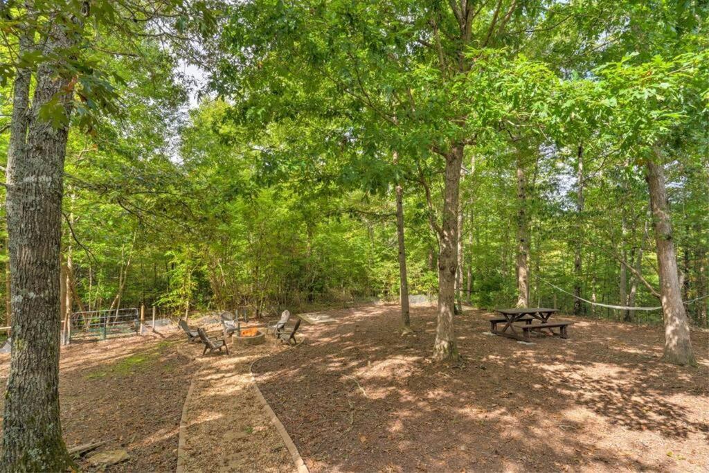 Dogwood Lodge - Dog Friendly W Hot Tub & Fire Pit Morganton Exterior photo