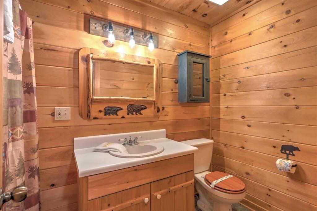 Dogwood Lodge - Dog Friendly W Hot Tub & Fire Pit Morganton Exterior photo
